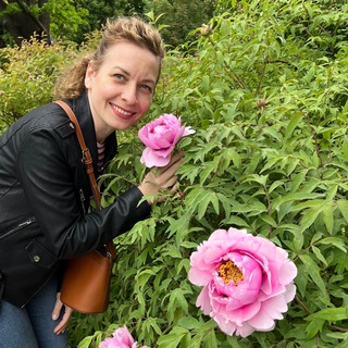 Анна в цветах