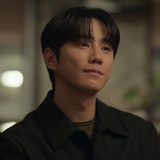 ‹ Lee Junyoung فورهندز