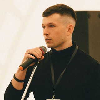 Дмитрий Красный