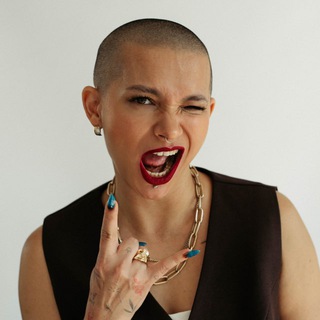 Marina_bald_nails