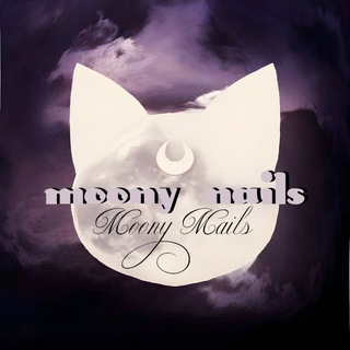 Moony Nails