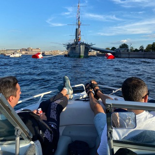 Аренда катеров в СПБ от Galeontravel