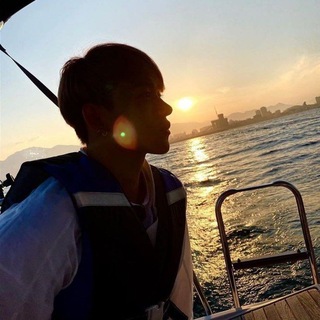 delulucas ; 너무 happy