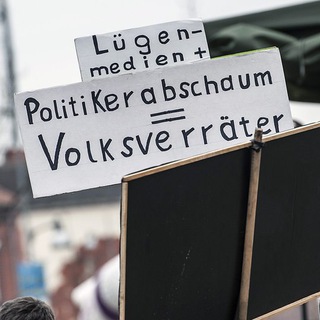 Volksverräter-Kontakte zum Download, fürs Smartphone und das Navi, Messenger, E-Mail, Bankverbindung