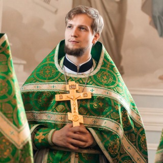 священник Владислав Уличев