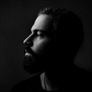 مُتناقض."